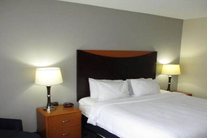 Room 10 of 17